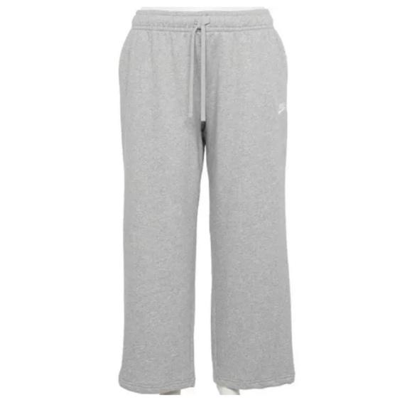 Nike Plus Size Sweatpants - Picture 3 of 3